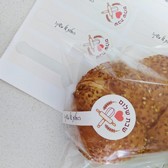 דף מדבקות למיתוג לסגירת מארזים